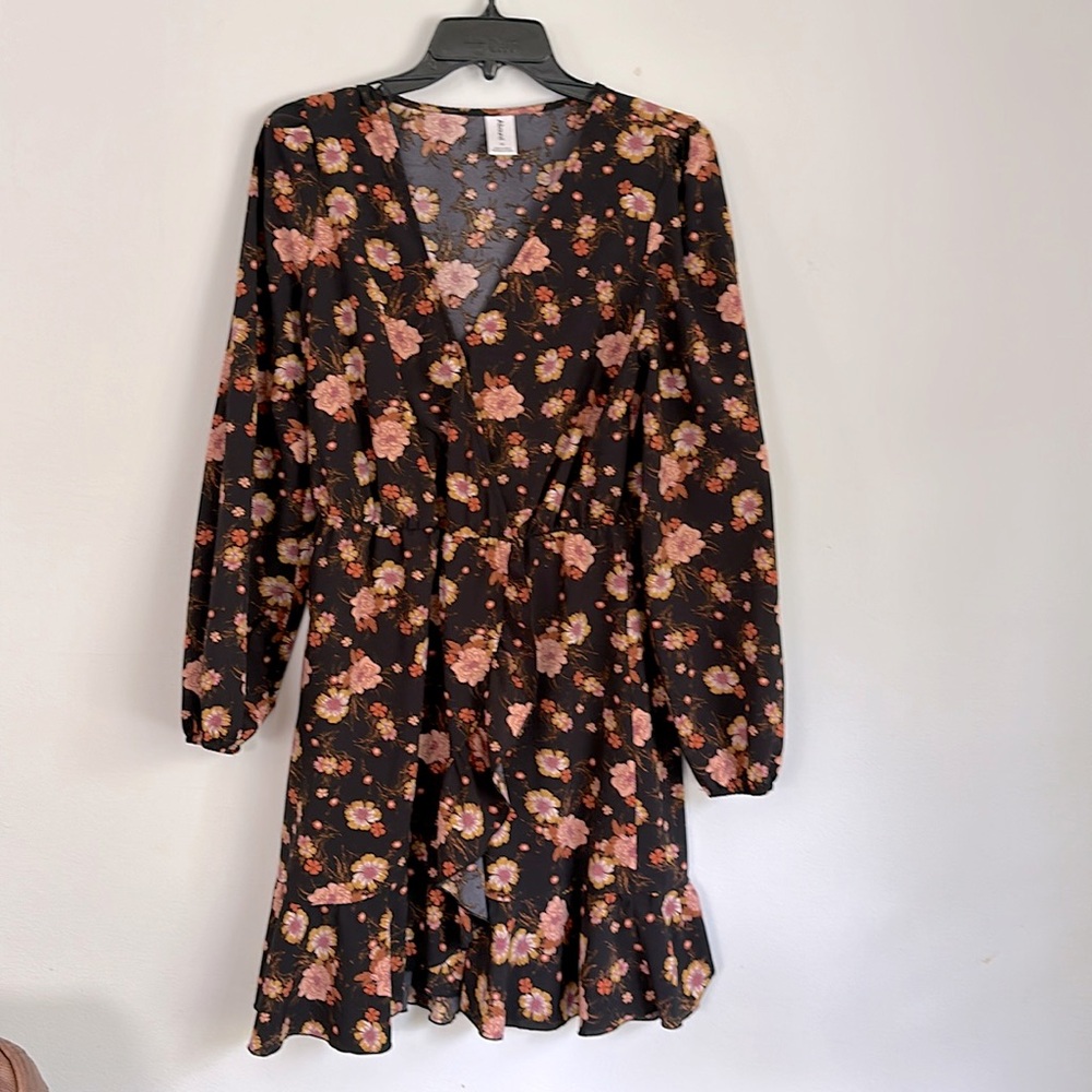 Long Sleeve Black dress with yellow and tangerine floral pattern | Size M